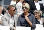 Amsterdam 15 juli 2024
Nicolette Kluijver met haar partner Milan bij onthulling kunstwerk ter nagedachtenis van Peter R de Vries op het Leidse Plein.