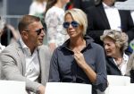 Amsterdam 15 juli 2024
Nicolette Kluijver met haar partner Milan bij onthulling kunstwerk ter nagedachtenis van Peter R de Vries op het Leidse Plein.
