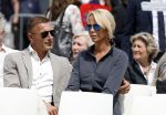 Amsterdam 15 juli 2024
Nicolette Kluijver met haar partner Milan bij onthulling kunstwerk ter nagedachtenis van Peter R de Vries op het Leidse Plein.