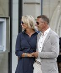 Amsterdam 15 juli 2024
Nicolette Kluijver met haar partner Milan bij onthulling kunstwerk ter nagedachtenis van Peter R de Vries op het Leidse Plein.