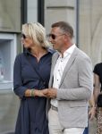 Amsterdam 15 juli 2024
Nicolette Kluijver met haar partner Milan bij onthulling kunstwerk ter nagedachtenis van Peter R de Vries op het Leidse Plein.