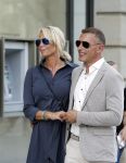 Amsterdam 15 juli 2024
Nicolette Kluijver met haar partner Milan bij onthulling kunstwerk ter nagedachtenis van Peter R de Vries op het Leidse Plein.