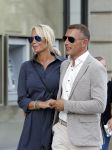 Amsterdam 15 juli 2024
Nicolette Kluijver met haar partner Milan bij onthulling kunstwerk ter nagedachtenis van Peter R de Vries op het Leidse Plein.