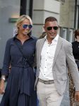 Amsterdam 15 juli 2024
Nicolette Kluijver met haar partner Milan bij onthulling kunstwerk ter nagedachtenis van Peter R de Vries op het Leidse Plein.