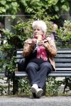 Amsterdam 1 juli 2024
Pamela Teves op de fiets in Amsterdam zuid . Zee eet daarna lekker een broodje en Face timed met iemand