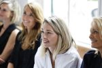 Laren 2 juli 2024
Boekpresentatie Vivian Reijs . oa aanwezig Leontine Ruiters Anouk de Mol Anouk Smulders Merel v Carlsburg .
Ook haar dochter Day Ewbank moeder Meddy Clous en broer Bobby Clous waren aanwezig.