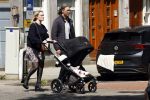 Amsterdam 14 juli 2024
Rob v d Wouw met zijn vriendin achter de kinderwagen met daarin hun baby tje / kindje
