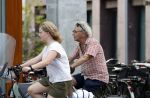 Amsterdam 18 juli 2024
Oud politicus Roger v Boxtel op de fiets in Amsterdam.