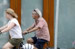 Amsterdam 18 juli 2024
Oud politicus Roger v Boxtel op de fiets in Amsterdam.