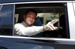 Amsterdam 10 juli 2024
Tino Martin zit achter in zijn auto en wordt gereden door chauffeur.