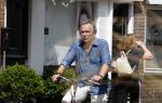 Laren Blaricum Huizen 8 juli 2024
Tom Egbers fietsen door het het gooi en genietend van het zonnetje .