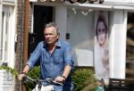 Laren Blaricum Huizen 8 juli 2024
Tom Egbers fietsen door het het gooi en genietend van het zonnetje .