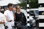 Amsterdam 4 juli 2024
Twan Huys met zijn vrouw op de fiets in het centrum van Amsterdam.