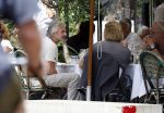 Amsterdam 18 juli 2024
Victor Reinier en zijn vriend op terras en ndaarna fietsend naar zijn huis in Amsterdam zuid..