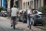 Amsterdam 18 juli 2024
Victor Reinier en zijn vriend op terras en ndaarna fietsend naar zijn huis in Amsterdam zuid..