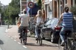 Amsterdam 18 juli 2024
Victor Reinier en zijn vriend op terras en ndaarna fietsend naar zijn huis in Amsterdam zuid..