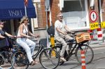 Amsterdam 18 juli 2024
Victor Reinier en zijn vriend op terras en ndaarna fietsend naar zijn huis in Amsterdam zuid..