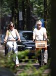 Amsterdam 18 juli 2024
Victor Reinier en zijn vriend op terras en ndaarna fietsend naar zijn huis in Amsterdam zuid..