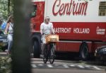 Amsterdam 18 juli 2024
Victor Reinier en zijn vriend op terras en ndaarna fietsend naar zijn huis in Amsterdam zuid..