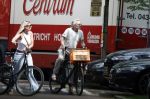 Amsterdam 18 juli 2024
Victor Reinier en zijn vriend op terras en ndaarna fietsend naar zijn huis in Amsterdam zuid..