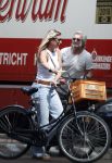 Amsterdam 18 juli 2024
Victor Reinier en zijn vriend op terras en ndaarna fietsend naar zijn huis in Amsterdam zuid..