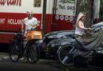 Amsterdam 18 juli 2024
Victor Reinier en zijn vriend op terras en ndaarna fietsend naar zijn huis in Amsterdam zuid..