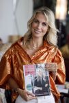 Laren 2 juli 2024
Boekpresentatie Vivian Reijs . oa aanwezig Leontine Ruiters Anouk de Mol Anouk Smulders Merel v Carlsburg .
Ook haar dochter Day Ewbank moeder Meddy Clous en broer Bobby Clous waren aanwezig.