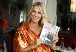 Laren 2 juli 2024
Boekpresentatie Vivian Reijs . oa aanwezig Leontine Ruiters Anouk de Mol Anouk Smulders Merel v Carlsburg .
Ook haar dochter Day Ewbank moeder Meddy Clous en broer Bobby Clous waren aanwezig.