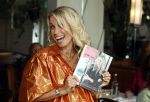 Laren 2 juli 2024
Boekpresentatie Vivian Reijs . oa aanwezig Leontine Ruiters Anouk de Mol Anouk Smulders Merel v Carlsburg .
Ook haar dochter Day Ewbank moeder Meddy Clous en broer Bobby Clous waren aanwezig.