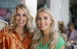 Laren 2 juli 2024
Boekpresentatie Vivian Reijs . oa aanwezig Leontine Ruiters Anouk de Mol Anouk Smulders Merel v Carlsburg .
Ook haar dochter Day Ewbank moeder Meddy Clous en broer Bobby Clous waren aanwezig.
