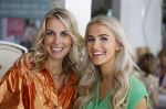 Laren 2 juli 2024
Boekpresentatie Vivian Reijs . oa aanwezig Leontine Ruiters Anouk de Mol Anouk Smulders Merel v Carlsburg .
Ook haar dochter Day Ewbank moeder Meddy Clous en broer Bobby Clous waren aanwezig.