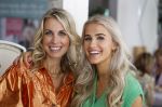 Laren 2 juli 2024
Boekpresentatie Vivian Reijs . oa aanwezig Leontine Ruiters Anouk de Mol Anouk Smulders Merel v Carlsburg .
Ook haar dochter Day Ewbank moeder Meddy Clous en broer Bobby Clous waren aanwezig.