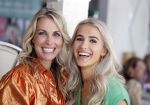 Laren 2 juli 2024
Boekpresentatie Vivian Reijs . oa aanwezig Leontine Ruiters Anouk de Mol Anouk Smulders Merel v Carlsburg .
Ook haar dochter Day Ewbank moeder Meddy Clous en broer Bobby Clous waren aanwezig.