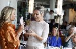 Laren 2 juli 2024
Boekpresentatie Vivian Reijs . oa aanwezig Leontine Ruiters Anouk de Mol Anouk Smulders Merel v Carlsburg .
Ook haar dochter Day Ewbank moeder Meddy Clous en broer Bobby Clous waren aanwezig.