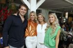 Laren 2 juli 2024
Boekpresentatie Vivian Reijs . oa aanwezig Leontine Ruiters Anouk de Mol Anouk Smulders Merel v Carlsburg .
Ook haar dochter Day Ewbank moeder Meddy Clous en broer Bobby Clous waren aanwezig.
