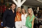 Laren 2 juli 2024
Boekpresentatie Vivian Reijs . oa aanwezig Leontine Ruiters Anouk de Mol Anouk Smulders Merel v Carlsburg .
Ook haar dochter Day Ewbank moeder Meddy Clous en broer Bobby Clous waren aanwezig.