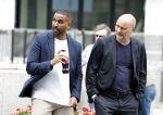 Amsterdam 15 juli 2024
Herdenkingsmonument Peter R. de Vries onthuld in Amsterdam Het kunstwerk bestaat uit twee bronzen handen die in elkaar grijpen en is gemaakt door kunstenares Rini Hurkmans. Burgemeester Femke Halsema en Kelly de Vries spreken tijdens de onthulling van het monument. Humbert Tan presenteert het . Ook zijn vrouw Jaqueline de Vries zoon Royce de Vries (met vrouw ) en Kelly de Vries (met partner) waren natuurlijk aanwezig . Yosef Tekeste-Yemane