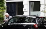 Amsterdam 1 juli 2024
Youp van t Hek bij zijn nieuwe huis wat momenteel verbouwd wordt.