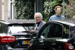 Amsterdam 1 juli 2024
Youp van t Hek bij zijn nieuwe huis wat momenteel verbouwd wordt.