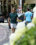 Amsterdam 15 juli 225
Alex Klaassen bellend en wandelend op straat in Amsterdam.