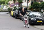 Amsterdam 18 juli 2025
Kunstenaar Bram Reijnders op de fiets in Amsterdam zuid.