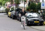 Amsterdam 18 juli 2025
Kunstenaar Bram Reijnders op de fiets in Amsterdam zuid.