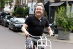 Amsterdam 18 juli 2025
Kunstenaar Bram Reijnders op de fiets in Amsterdam zuid.