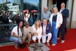 Scheveningen 30 juni 2025
Onthulling van de Walk of Fame ter gelegenheid van 35 jaar aan bijzondere musicalproducties in het AFAS Circustheater in Scheveningen. Carolina Dijkhuizen Antje Monteiro Bastiaan Ragas Jeroen Phaff Marleen v d Loo en Ben Cramer