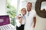 Amsterdam 10 juli 2025
Presentatie Bioteq Vitality van Connie Witteman bij haar thuis . Connie Witteman met zakenpartner Bob Reiche
