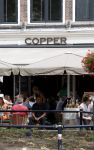 Gouda 18 juli 2025
Rogier Smit heeft een afspraak met zijn zus Pauline en zwager Reinout  in het centrum van Gouda bij restaurant Copper