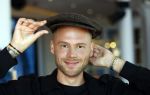 Scheveningen 30 juni 2025
Onthulling van de Walk of Fame ter gelegenheid van 35 jaar aan bijzondere musicalproducties in het AFAS Circustheater in Scheveningen. Dave Dekker