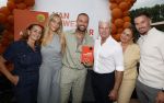 Amsterdam 13 juli 2025
Presentatie boek Dave Roelvink bij restaurant de Bosbaan . Aanwezig oa zijn vriendin Marijn Kuipers vader Dries Roelvink Honoria Roelvink Donny Roelvink en zijn moeder Lucienne Kenter.