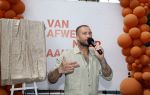 Amsterdam 13 juli 2025
Presentatie boek Dave Roelvink bij restaurant de Bosbaan . Aanwezig oa zijn vriendin Marijn Kuipers vader Dries Roelvink Honoria Roelvink Donny Roelvink en zijn moeder Lucienne Kenter.