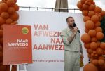 Amsterdam 13 juli 2025
Presentatie boek Dave Roelvink bij restaurant de Bosbaan . Aanwezig oa zijn vriendin Marijn Kuipers vader Dries Roelvink Honoria Roelvink Donny Roelvink en zijn moeder Lucienne Kenter.